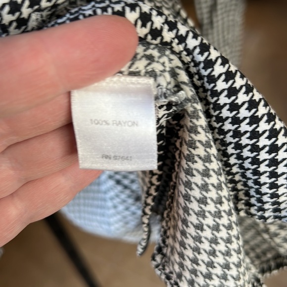 J Jill White Houndstooth Button Up Long Sleeve Rayon Shirt Size Medium - Picture 6 of 10
